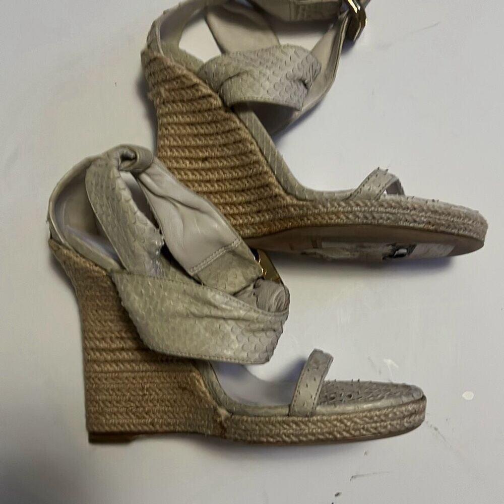 Burberry Womens Beige Tan Leather‎ Snake Embossed Wedge Sandals Size 35 - Picture 6 of 10